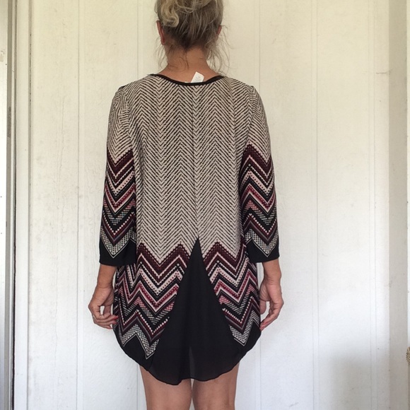 AGENDA PURPLE BLACK CHEVRON PRINT TOP SIZE 1X - Picture 3 of 7